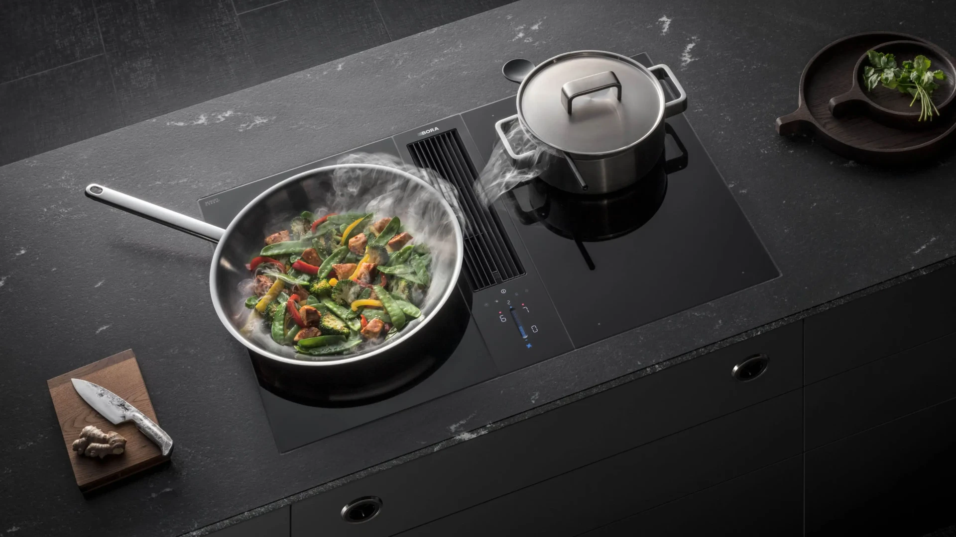 Upptäck nästa modell: BORA Classic 2.0, all black