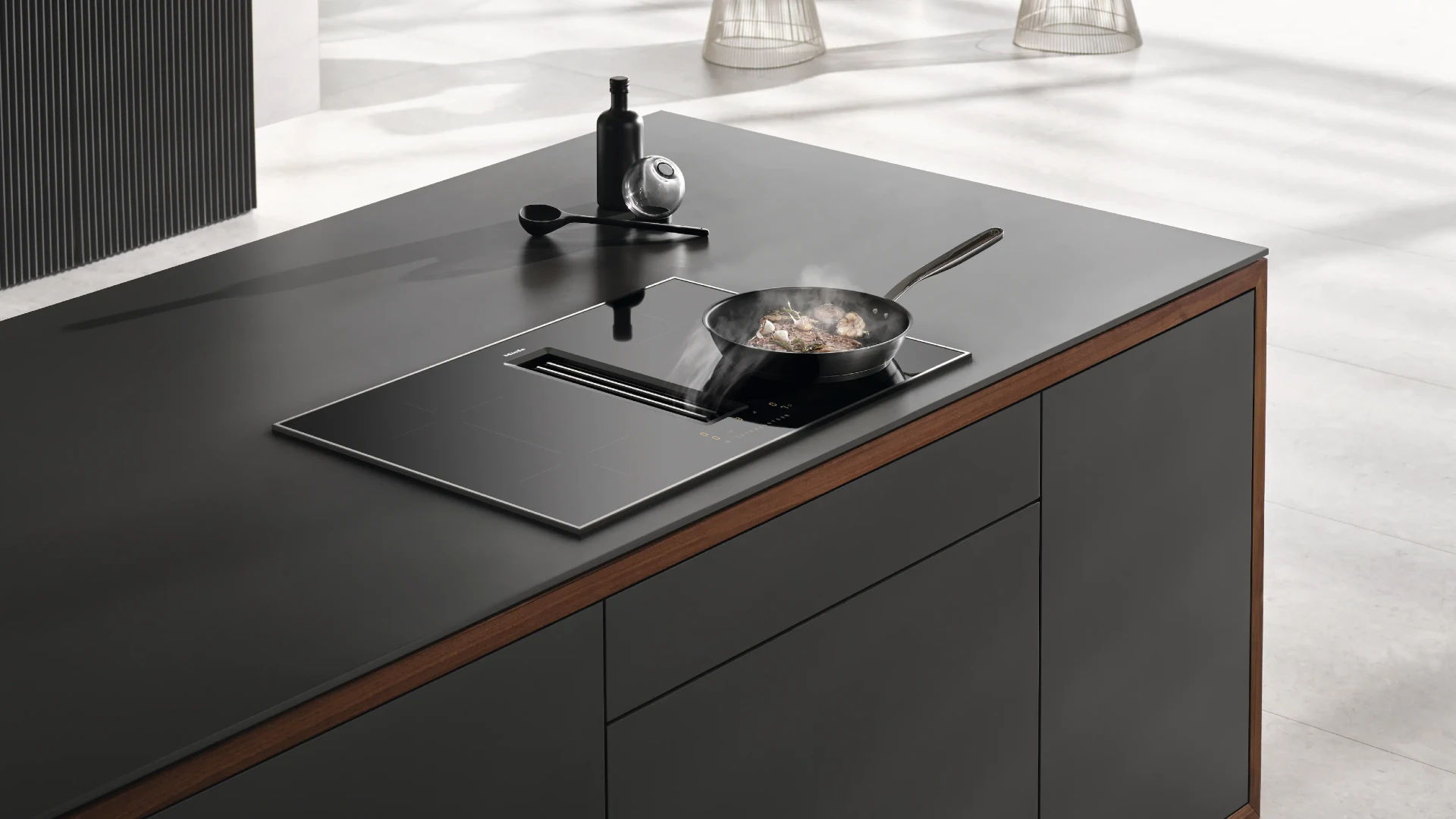Upptäck nästa modell: Miele KMDA 7473-1 FR Silence
